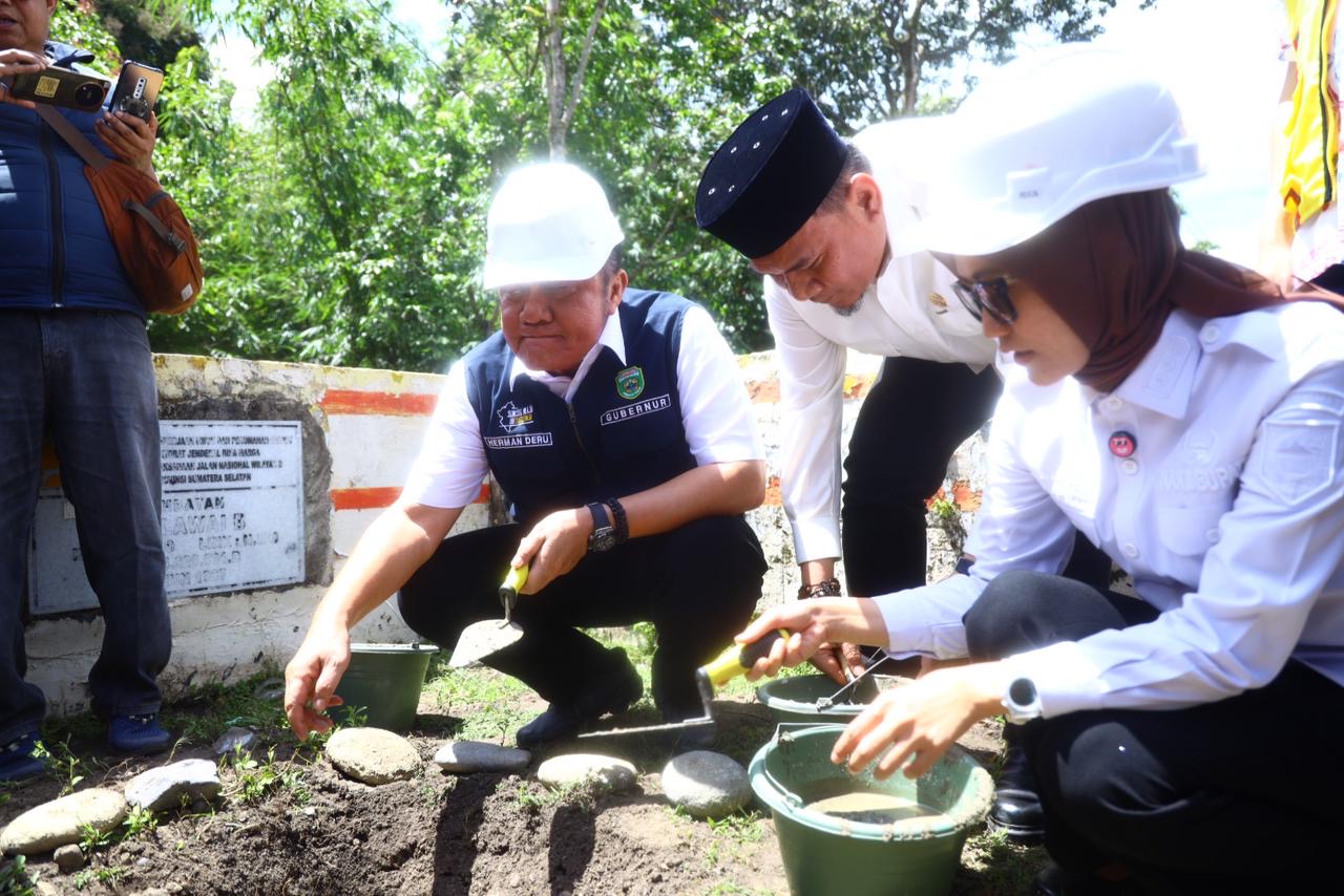 Gubernur Herman Deru Resmikan Pembangunan Kembali Jembatan Air Lawai B, Target Rampung 180 Hari