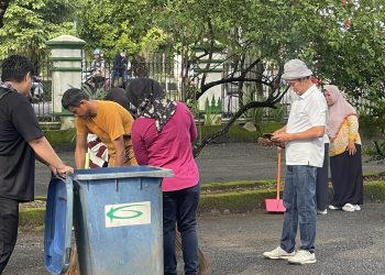 Kadispora Lahat Turun Langsung, Aksi Bersih GOR Wujud Respons Aspirasi Masyarakat