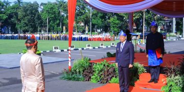 Wagub Sumsel Cik Ujang Tekankan Peningkatan Kualitas Pendidikan pada Upacara Hardiknas 2026