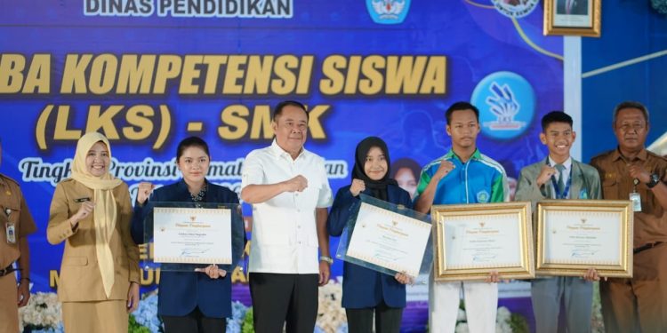 Buka LKS SMK Sumsel 2026, Wagub Cik Ujang Motivasi Siswa Siap Bersaing di Tingkat Nasional dan Internasional