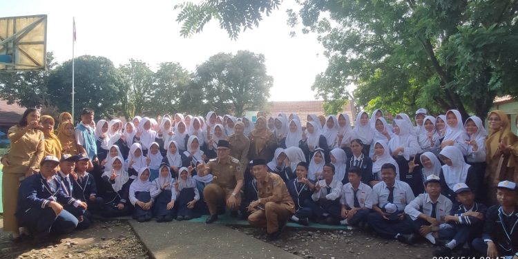 Nostalgia Di SMPN 1 Merapi Barat, Wabup Widia Ningsih: Hormati Guru, Kunci Lahirkan SDM Unggul Lahat