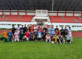 Kapolres Muara Enim Pererat Silaturahmi Lewat Olahraga Sepak Bola Bersama Klub Bola Muara Enim