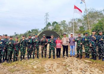 CAMAT SDL TERKESAN: KUNJUNGAN PANGDAM II/SRIWIJAYA PERKUAT KEMANUNGGALAN TNI-RAKYAT