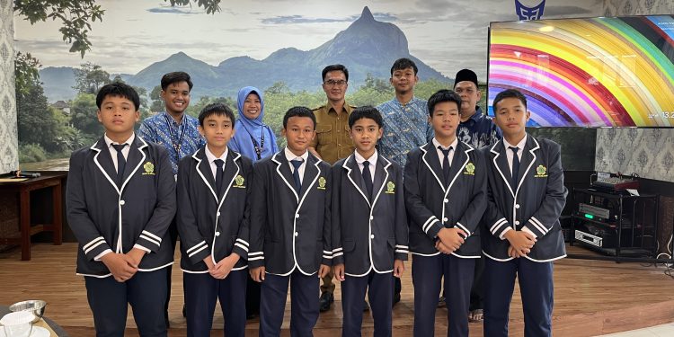Hasperi Susanto Beri Reward dan Motivasi Siswa Berprestasi, Tekankan Adab di Atas Ilmu
