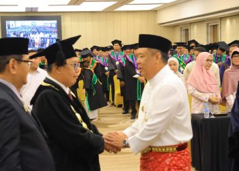 Hadiri Wisuda UMP, Wagub Cik Ujang Pesan Lulusan Jadi Agen Perubahan dan Penjaga Integritas