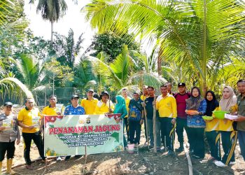 Pemdes Pagar Dewa Bersama Polri Tanam Jagung Dukung Swasembada Pangan