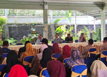 CAMAT SEMENDE DARAT LAUT PIMPIN RAPAT PEMBENTUKAN PANITIA HUT KE-81 RI
