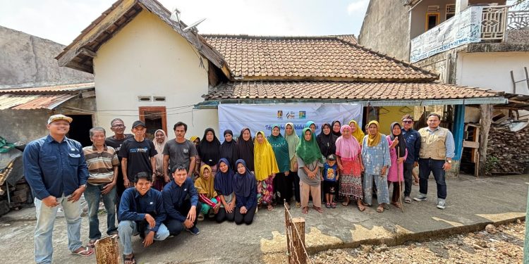 Infaq dan Sedekah Karyawan PAMA Disalurkan, 40 Keluarga di Muara Temiang Terima Paket Sembako
