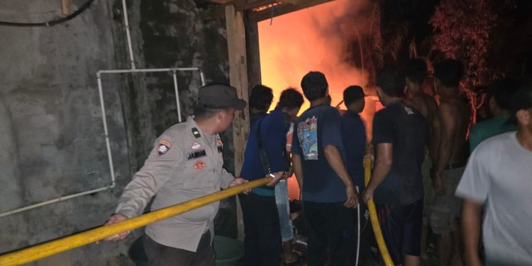 Respons Cepat Polda Sumsel, Kebakaran Rumah di OKU Berhasil Dipadamkan