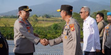 Dukung Swasembada Bawang Putih Nasional, Kapolda Sumsel Ikuti Penanaman Serentak di 17 Provinsi dari Muara Enim