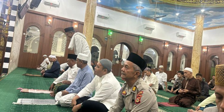 Subuh Berkah di Masjid Assa’i, Kapolres Muara Enim Perkuat Silaturahmi dan Kamtibmas Bersama Warga