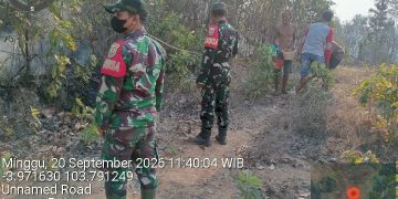 Gerak Cepat Koramil 404-05/Tanjung Enim Padamkan Karhutla di Lesung Batu
